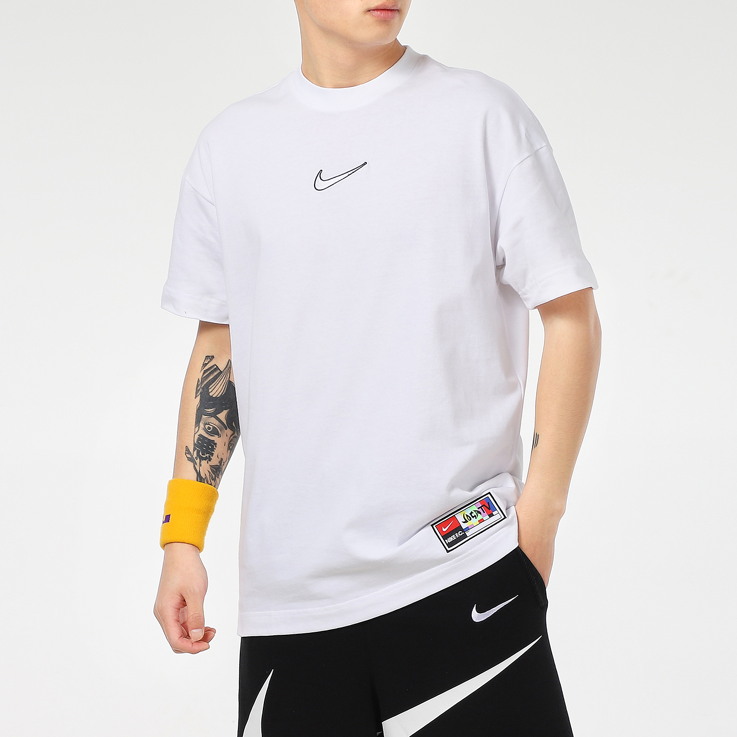 Nike最新科技革新服飾，顛覆運(yùn)動體驗(yàn)新篇章